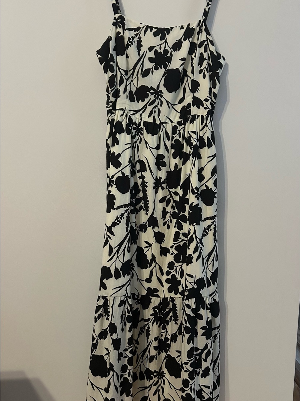 Evereve ‘Florence’ Black and Cream Floral Cotton Poplin Midi Dress with Pockets - Picture 8 of 8